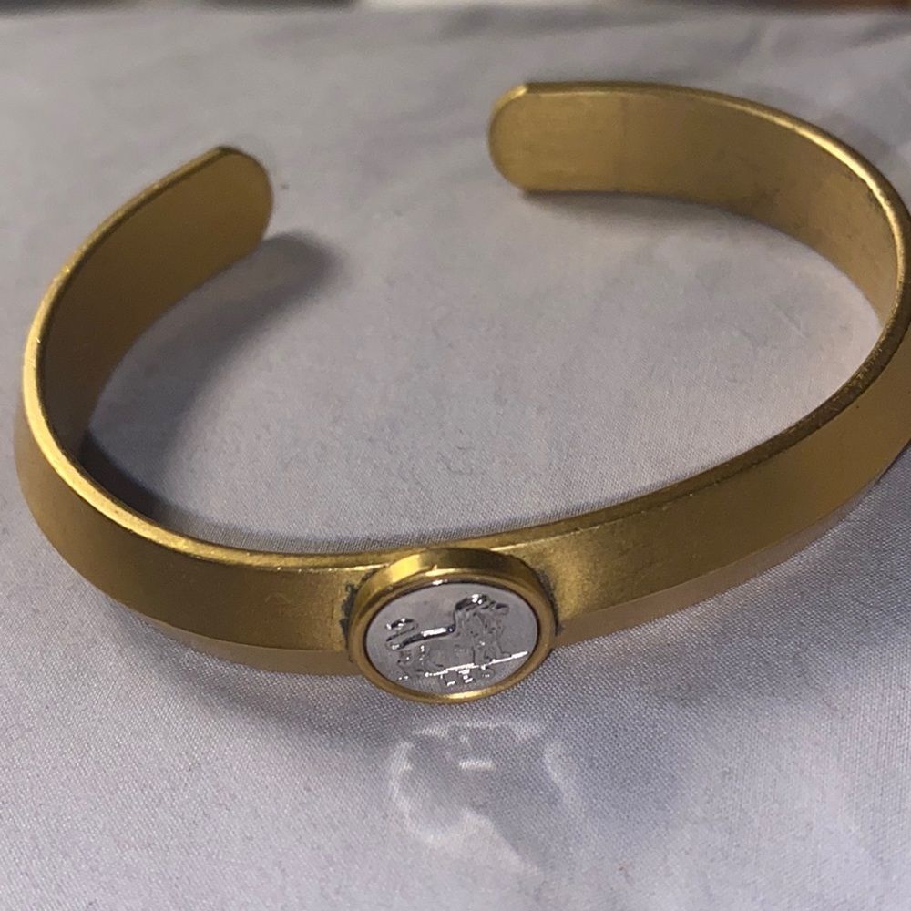 Speidel Leo Cuff Gold Tone Fashion Bracelet 13$
